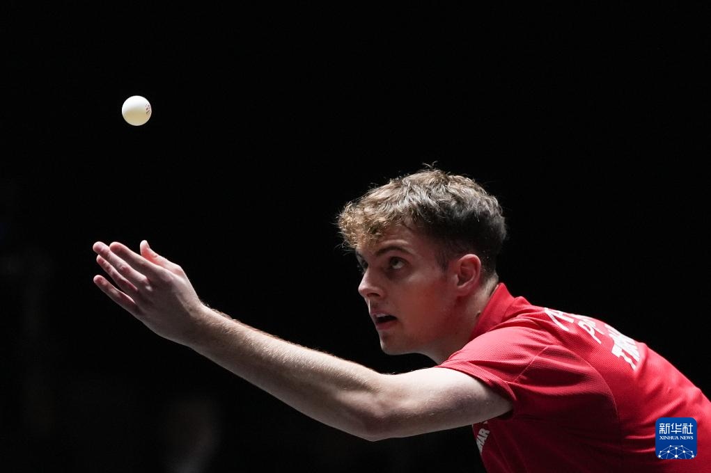 一个主攻冲 一个主攻冲