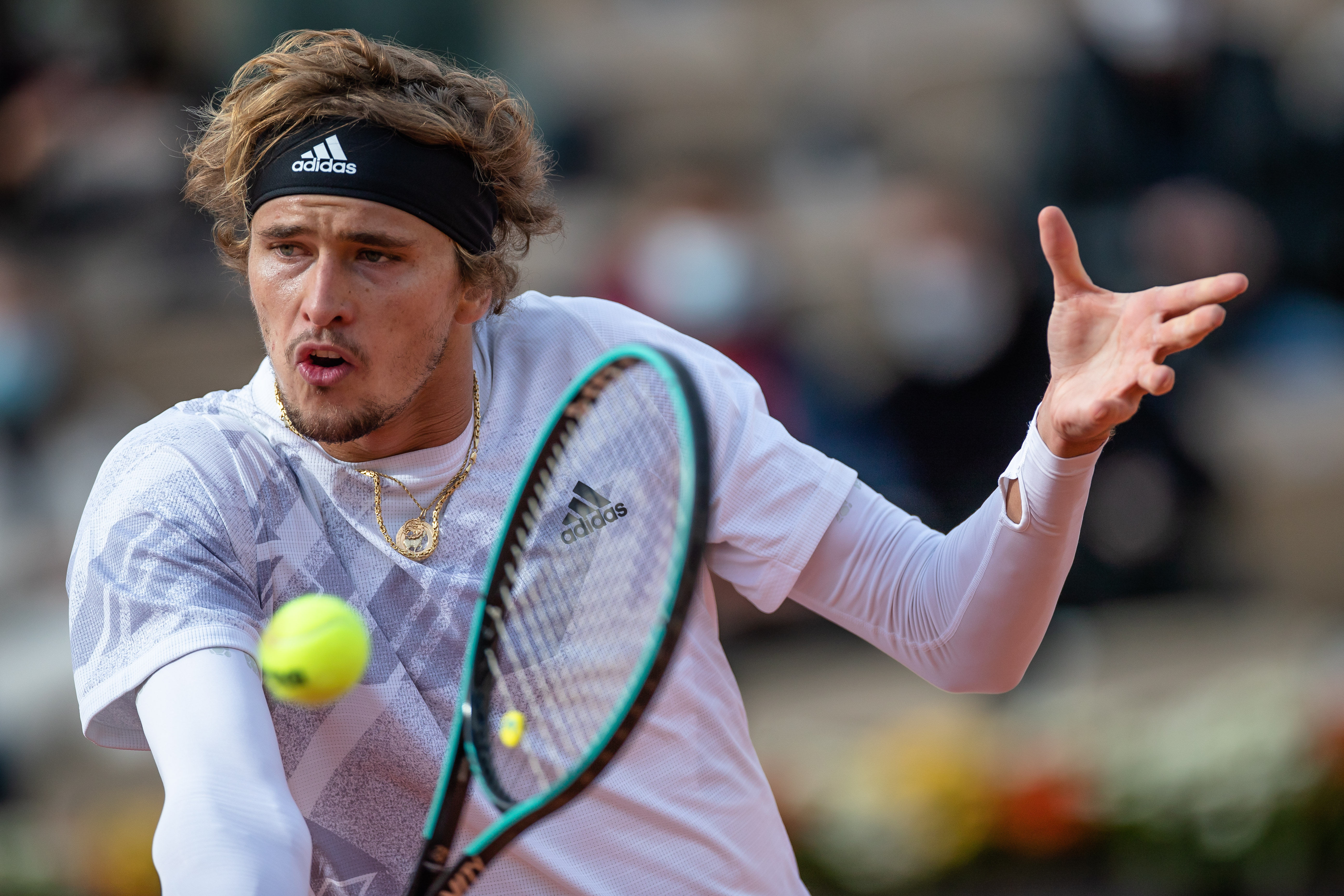 额往往高于 额往往高于