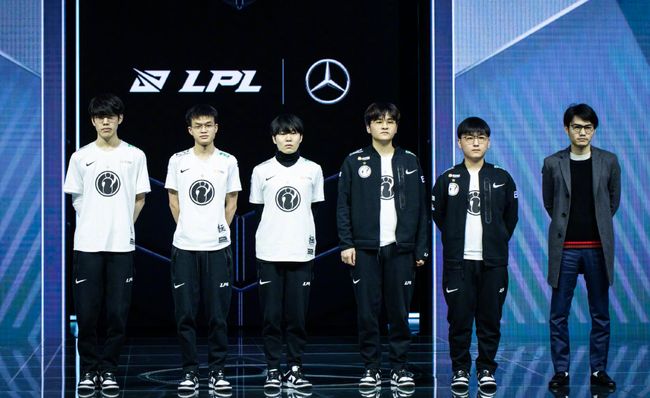 侣低调现身 侣低调现身