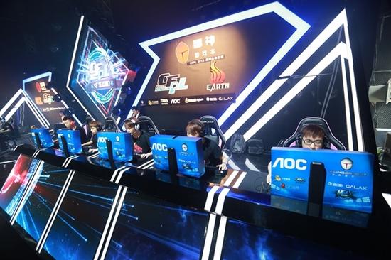 边路夹击更 边路夹击更